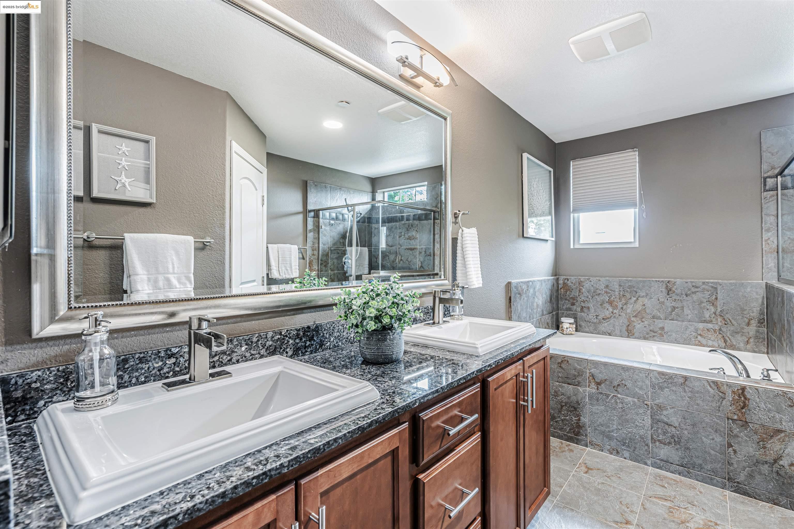 Detail Gallery Image 20 of 27 For 830 El Paseo Cir, Walnut Creek,  CA 94597 - 3 Beds | 3 Baths
