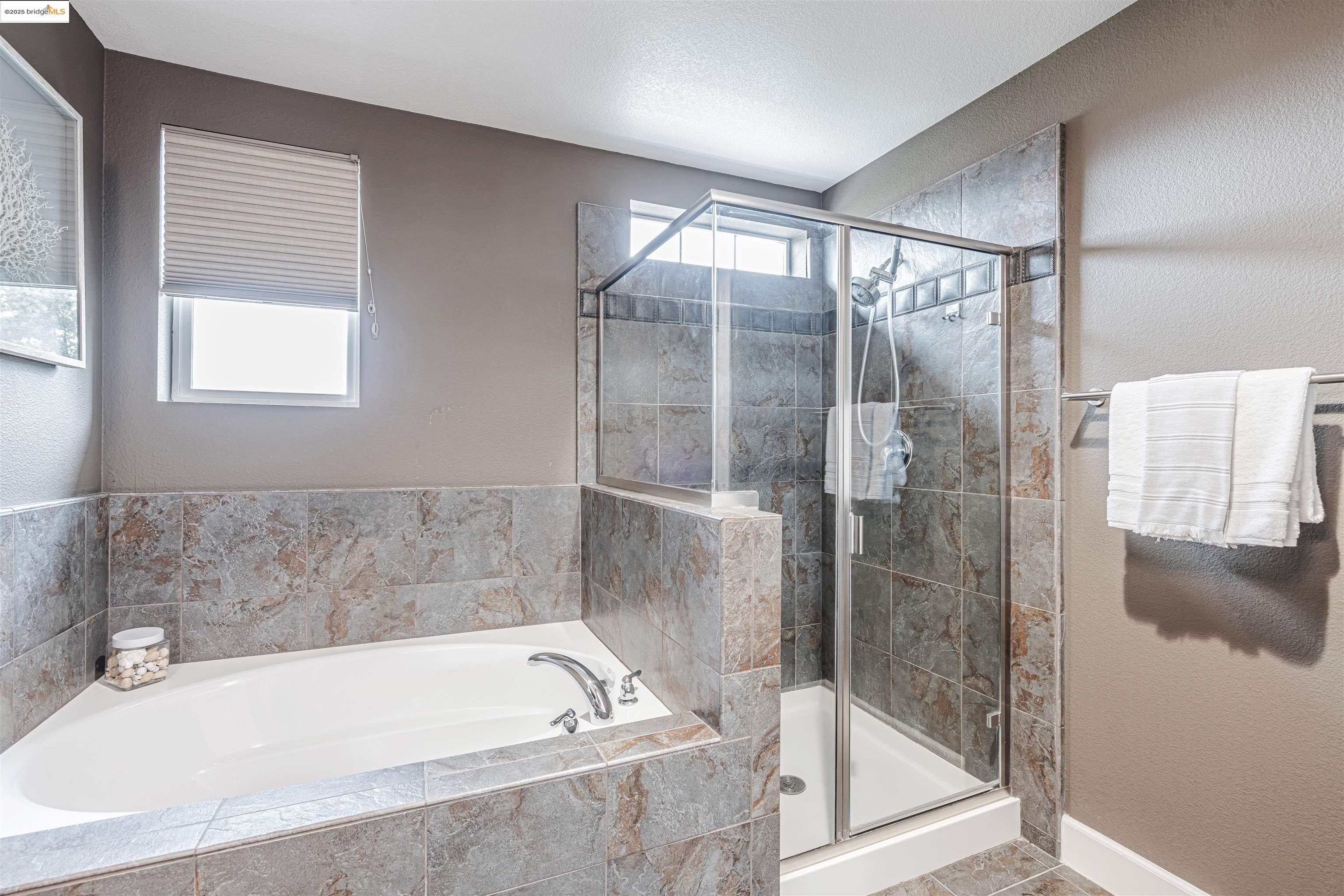 Detail Gallery Image 21 of 27 For 830 El Paseo Cir, Walnut Creek,  CA 94597 - 3 Beds | 3 Baths
