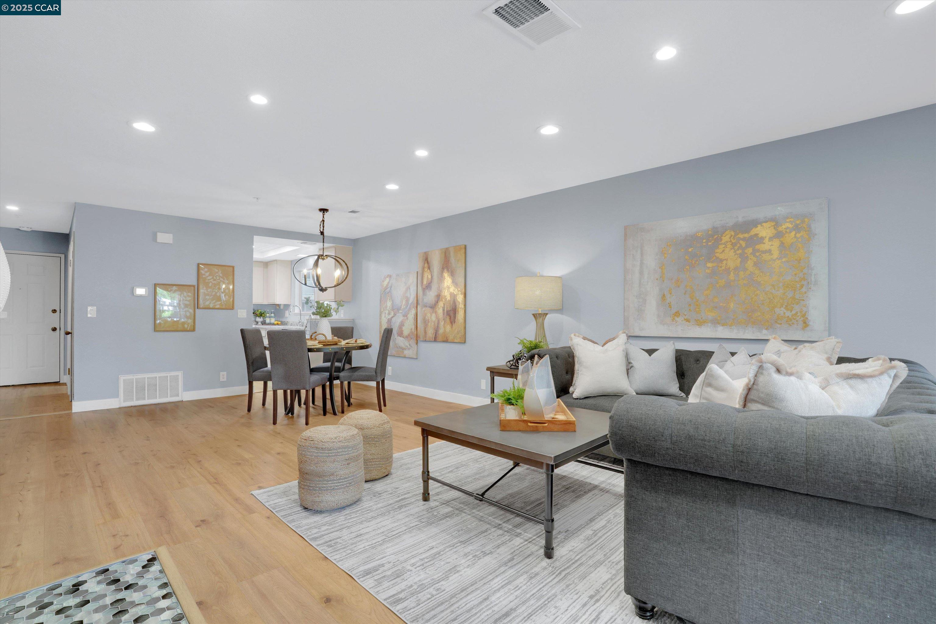 Detail Gallery Image 11 of 27 For 2725 Oak Rd a,  Walnut Creek,  CA 94597 - 2 Beds | 2 Baths