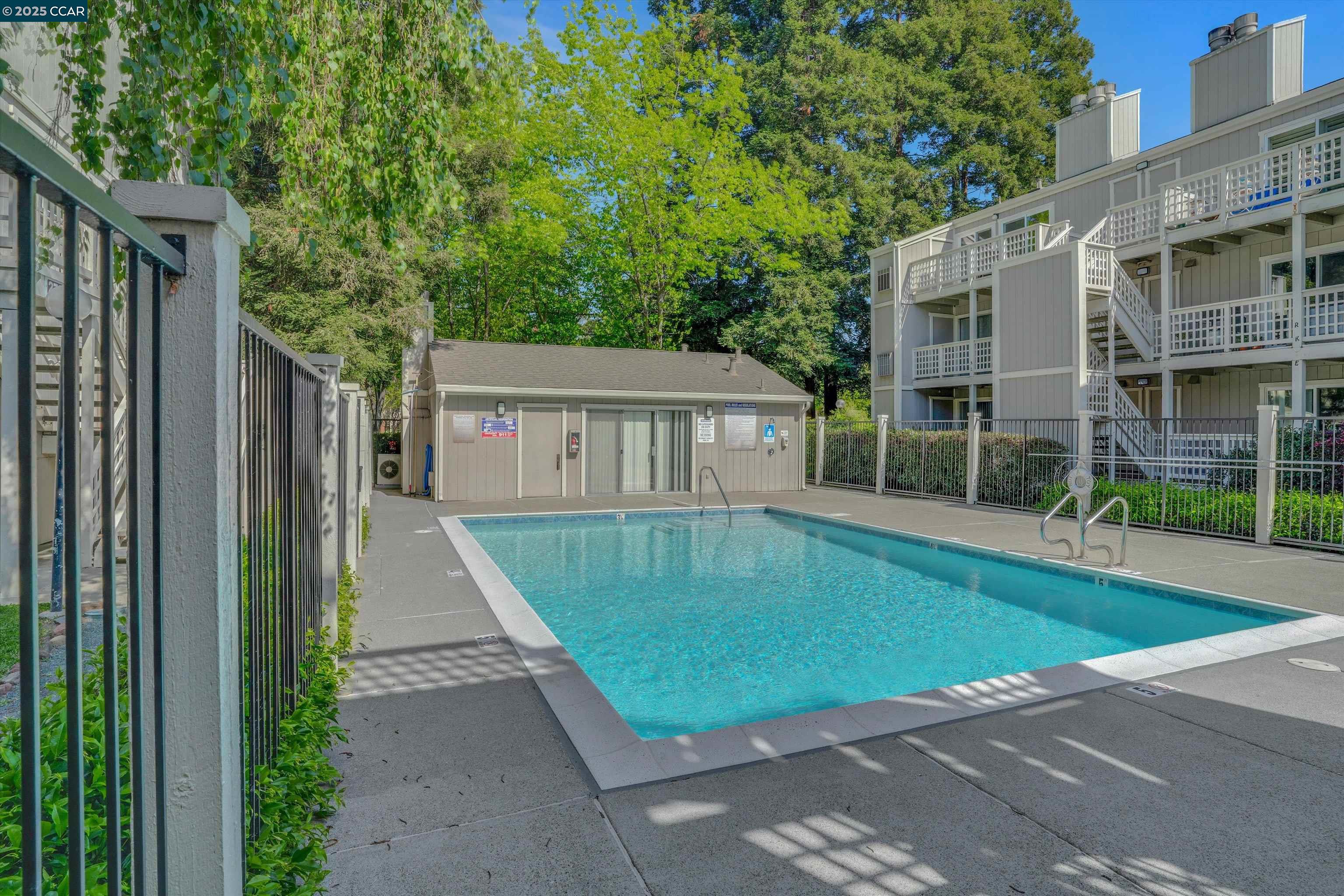 Detail Gallery Image 23 of 27 For 2725 Oak Rd a,  Walnut Creek,  CA 94597 - 2 Beds | 2 Baths