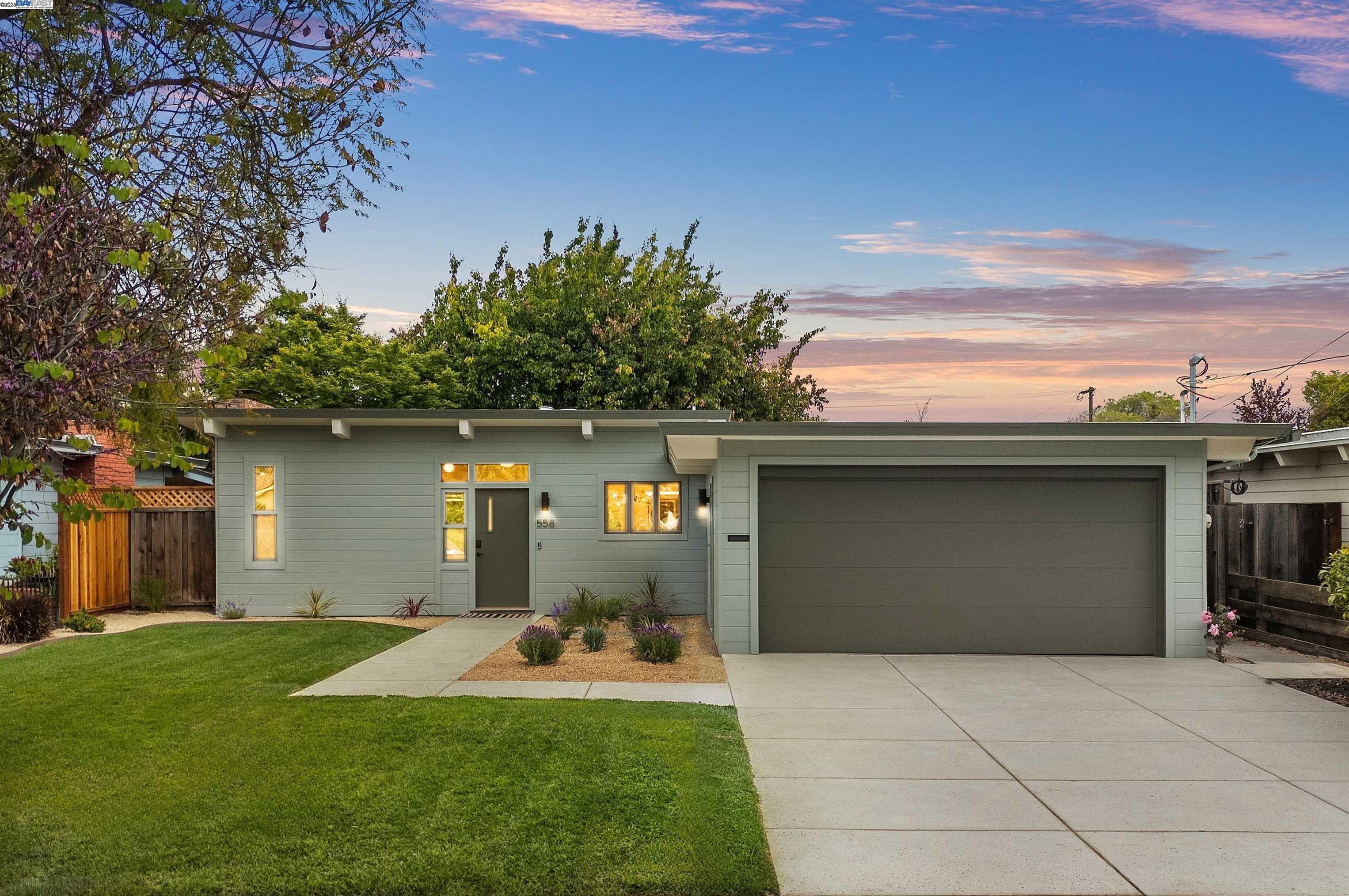 Detail Gallery Image 1 of 48 For 558 Maple Ave, Sunnyvale,  CA 94085 - 3 Beds | 1 Baths