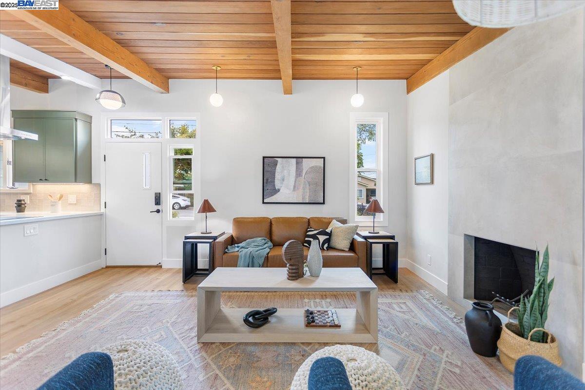 Detail Gallery Image 10 of 48 For 558 Maple Ave, Sunnyvale,  CA 94085 - 3 Beds | 1 Baths