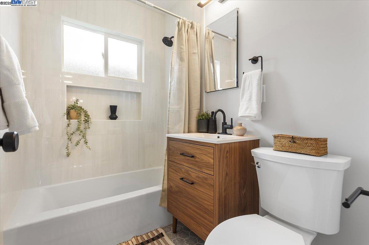 Detail Gallery Image 28 of 48 For 558 Maple Ave, Sunnyvale,  CA 94085 - 3 Beds | 1 Baths
