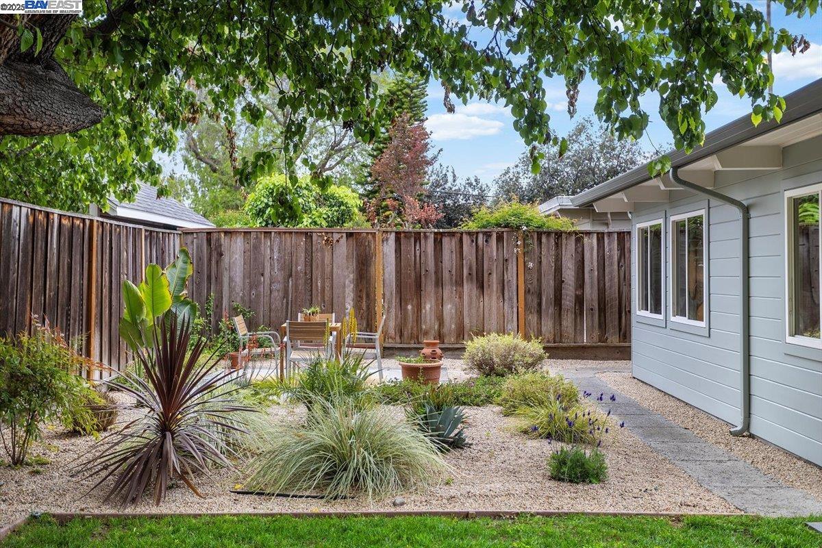 Detail Gallery Image 34 of 48 For 558 Maple Ave, Sunnyvale,  CA 94085 - 3 Beds | 1 Baths