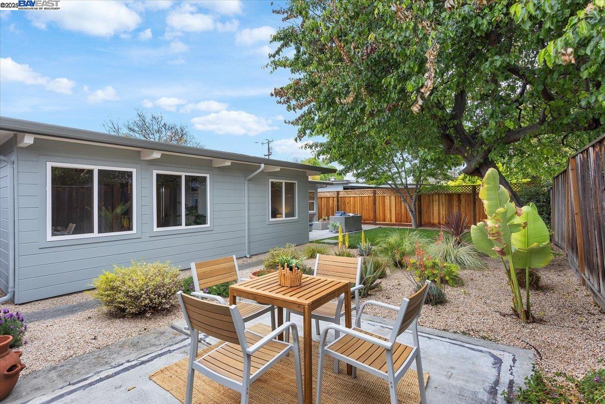 Detail Gallery Image 35 of 48 For 558 Maple Ave, Sunnyvale,  CA 94085 - 3 Beds | 1 Baths