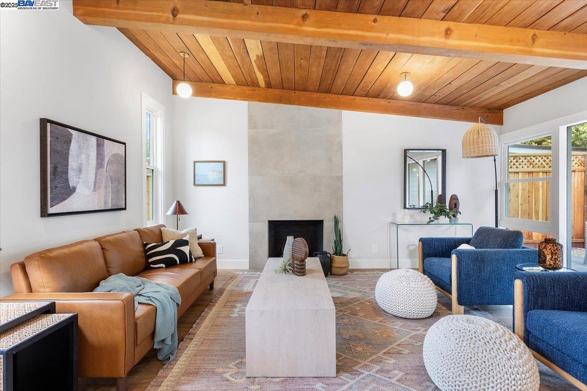 Detail Gallery Image 7 of 48 For 558 Maple Ave, Sunnyvale,  CA 94085 - 3 Beds | 1 Baths
