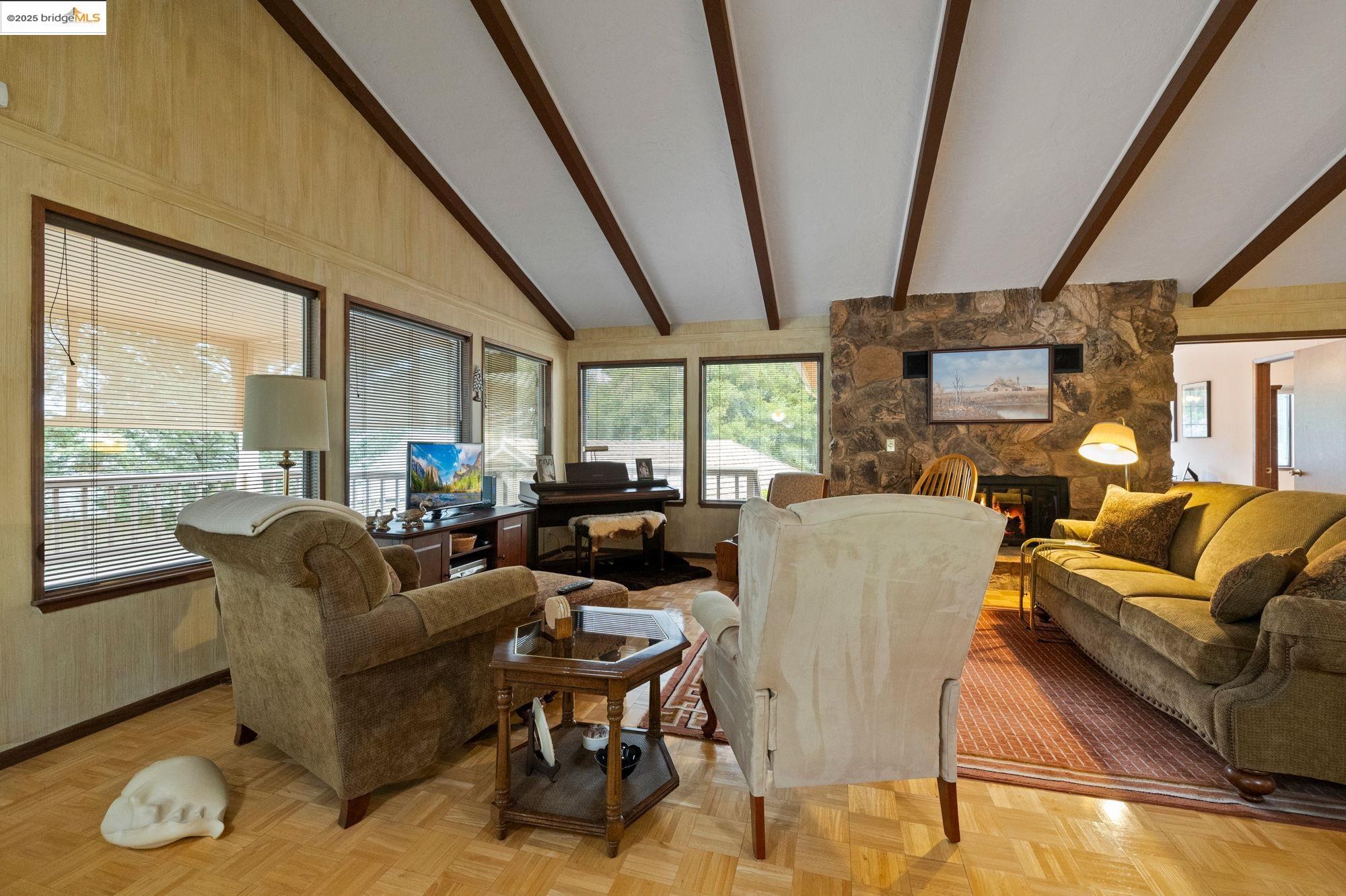 Detail Gallery Image 11 of 37 For 12632 Cresthaven Dr, Groveland,  CA 95321 - 3 Beds | 2 Baths