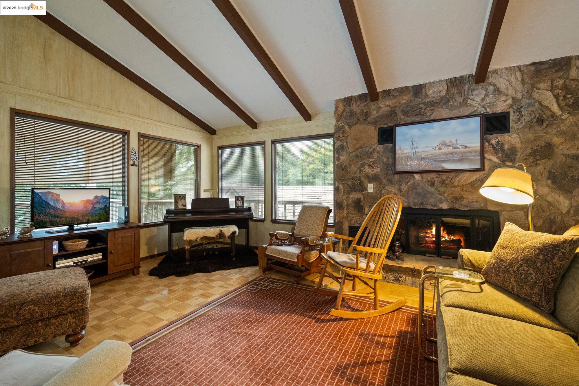 Detail Gallery Image 12 of 37 For 12632 Cresthaven Dr, Groveland,  CA 95321 - 3 Beds | 2 Baths