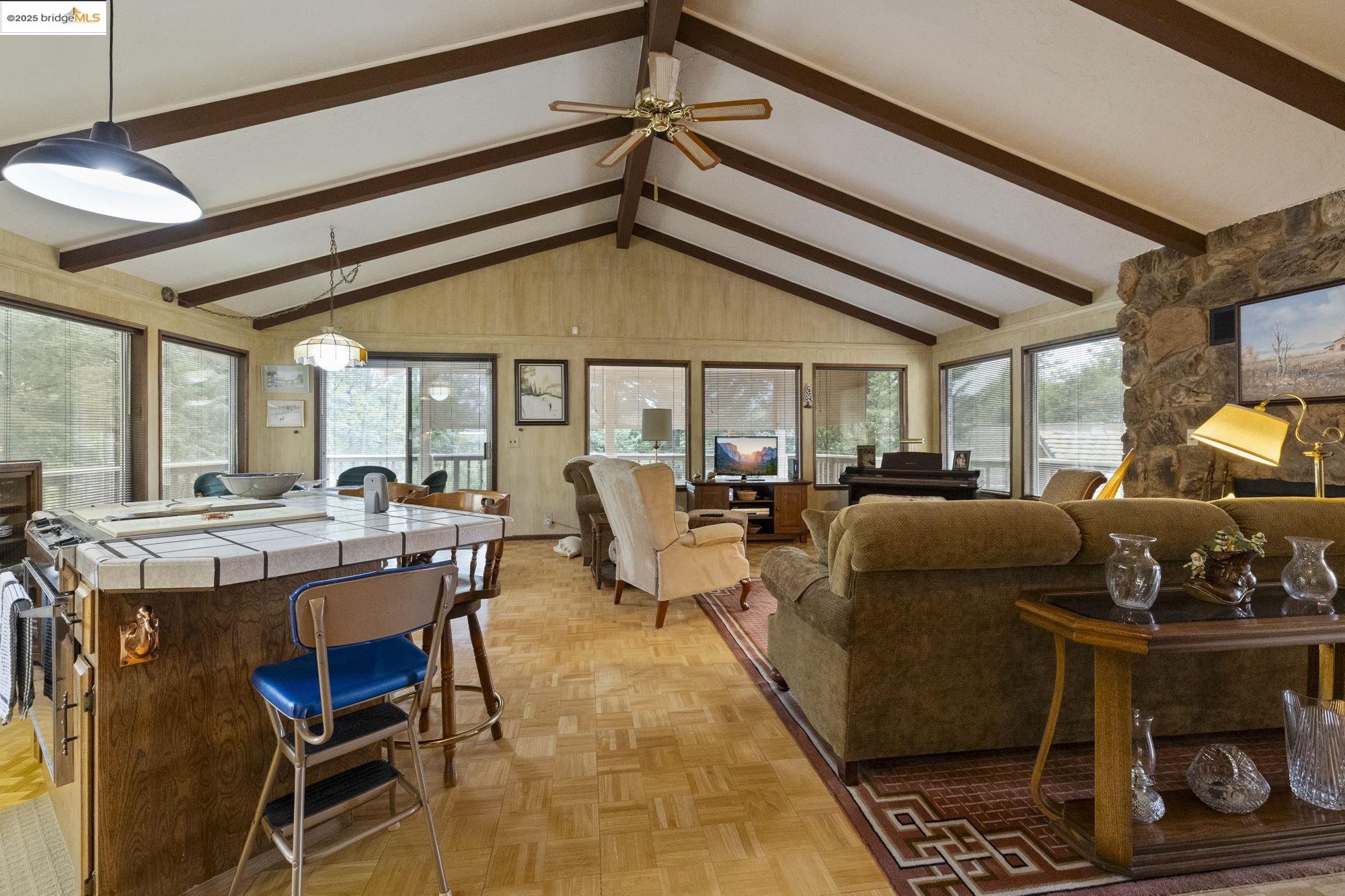 Detail Gallery Image 6 of 37 For 12632 Cresthaven Dr, Groveland,  CA 95321 - 3 Beds | 2 Baths