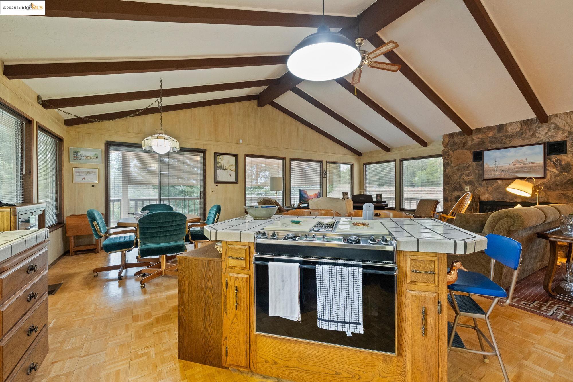 Detail Gallery Image 10 of 37 For 12632 Cresthaven Dr, Groveland,  CA 95321 - 3 Beds | 2 Baths