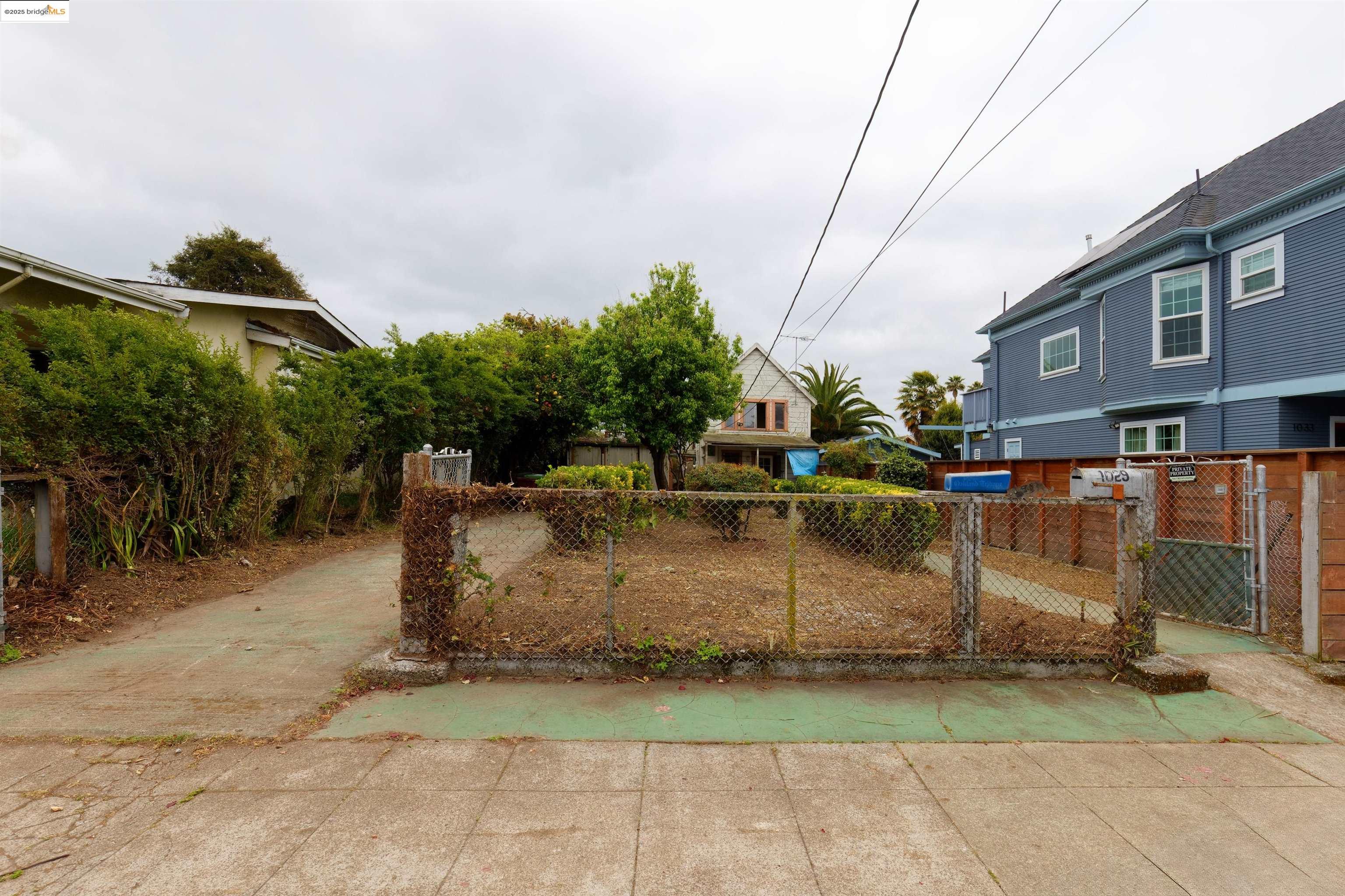 1029 57Th St, Oakland, California 94608, 2 Bedrooms Bedrooms, 4 Rooms Rooms,1 BathroomBathrooms,Residential,For Sale,1029 57Th St,41095176