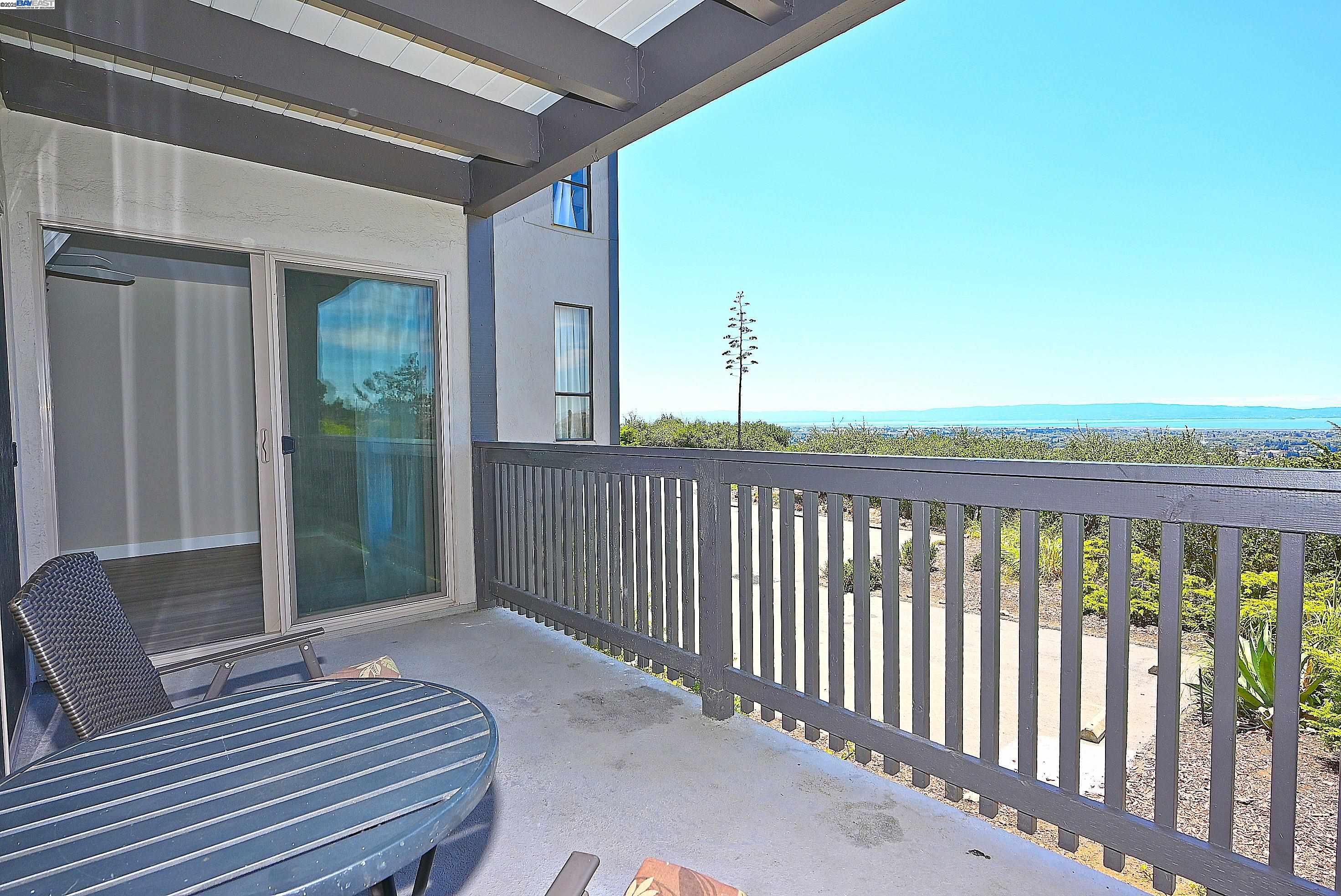 Detail Gallery Image 16 of 39 For 19100 Crest Ave #23,  Castro Valley,  CA 94546 - 2 Beds | 1 Baths