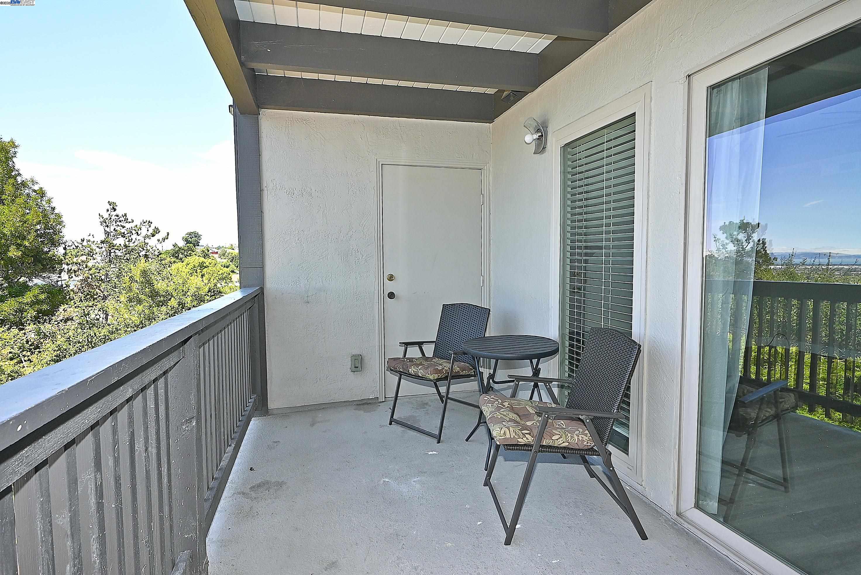 Detail Gallery Image 17 of 39 For 19100 Crest Ave #23,  Castro Valley,  CA 94546 - 2 Beds | 1 Baths