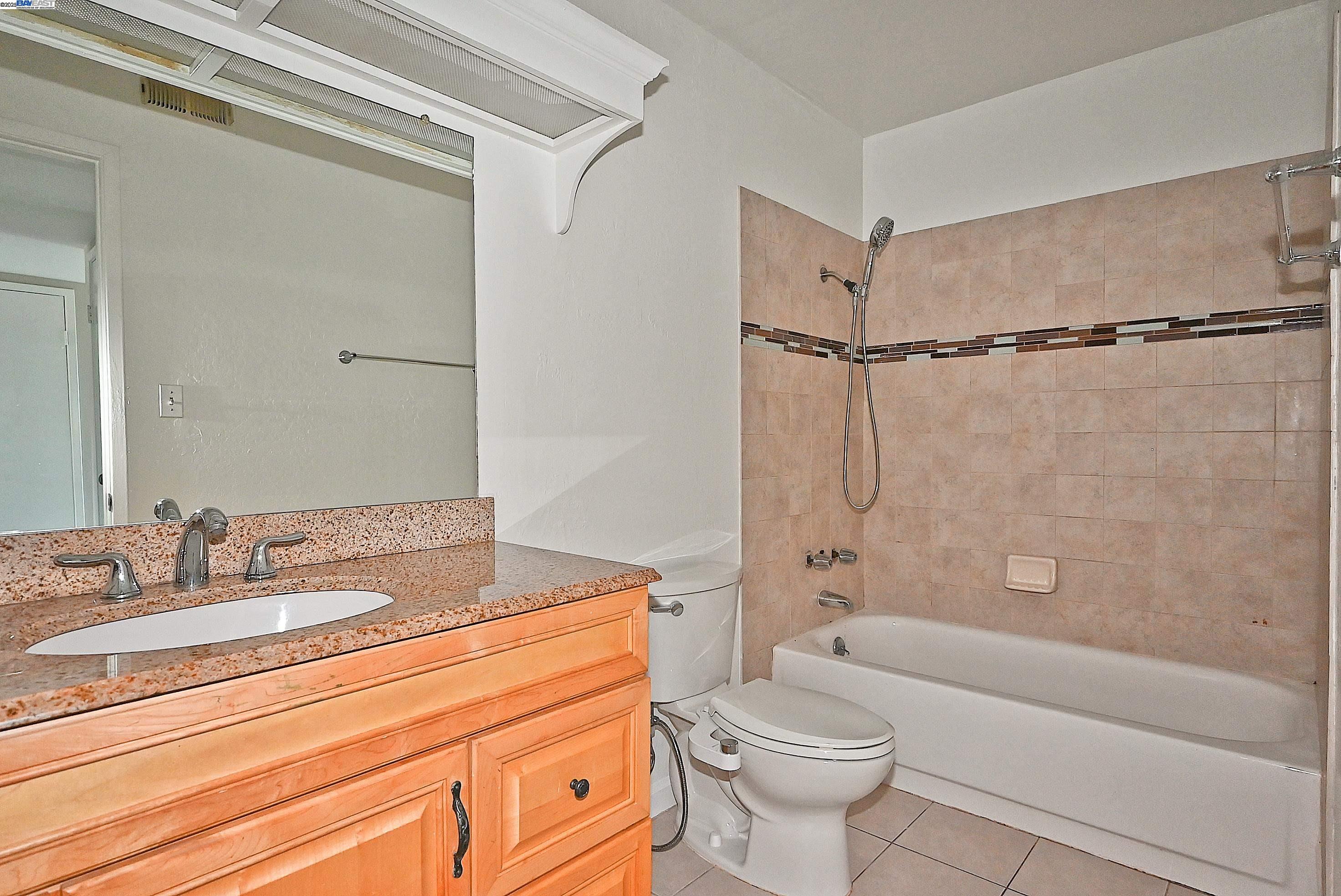 Detail Gallery Image 21 of 39 For 19100 Crest Ave #23,  Castro Valley,  CA 94546 - 2 Beds | 1 Baths