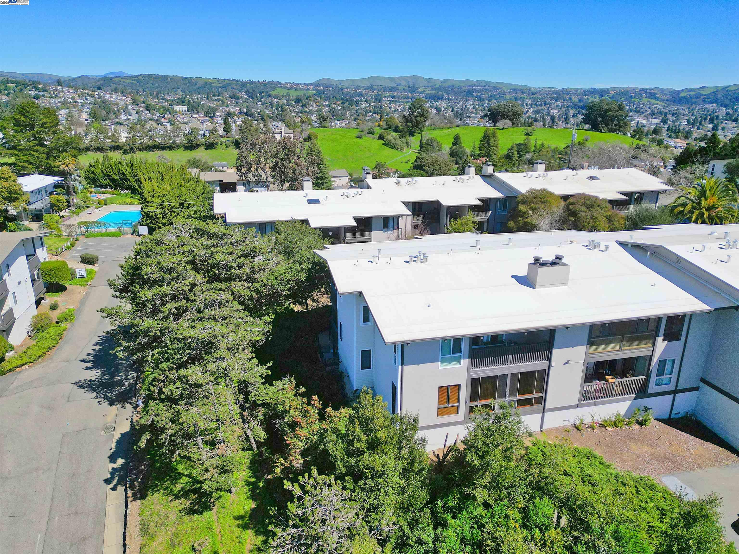 Detail Gallery Image 28 of 39 For 19100 Crest Ave #23,  Castro Valley,  CA 94546 - 2 Beds | 1 Baths