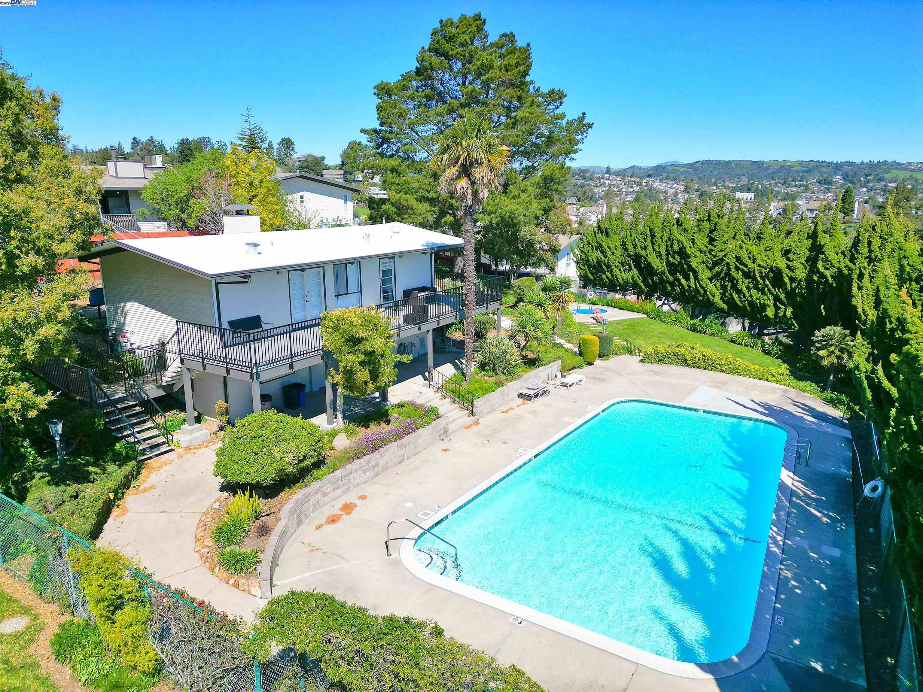 Detail Gallery Image 34 of 39 For 19100 Crest Ave #23,  Castro Valley,  CA 94546 - 2 Beds | 1 Baths