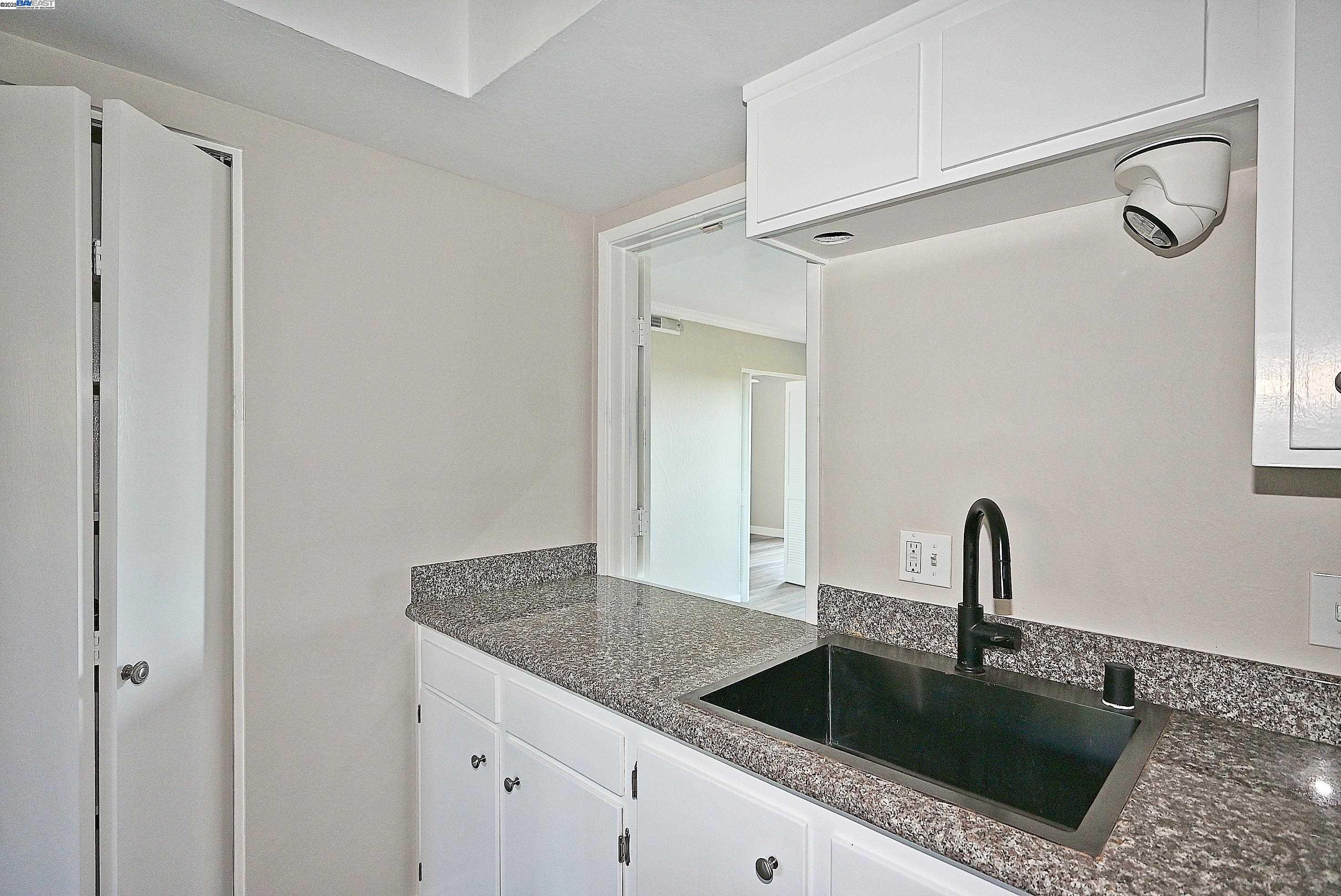 Detail Gallery Image 10 of 39 For 19100 Crest Ave #23,  Castro Valley,  CA 94546 - 2 Beds | 1 Baths