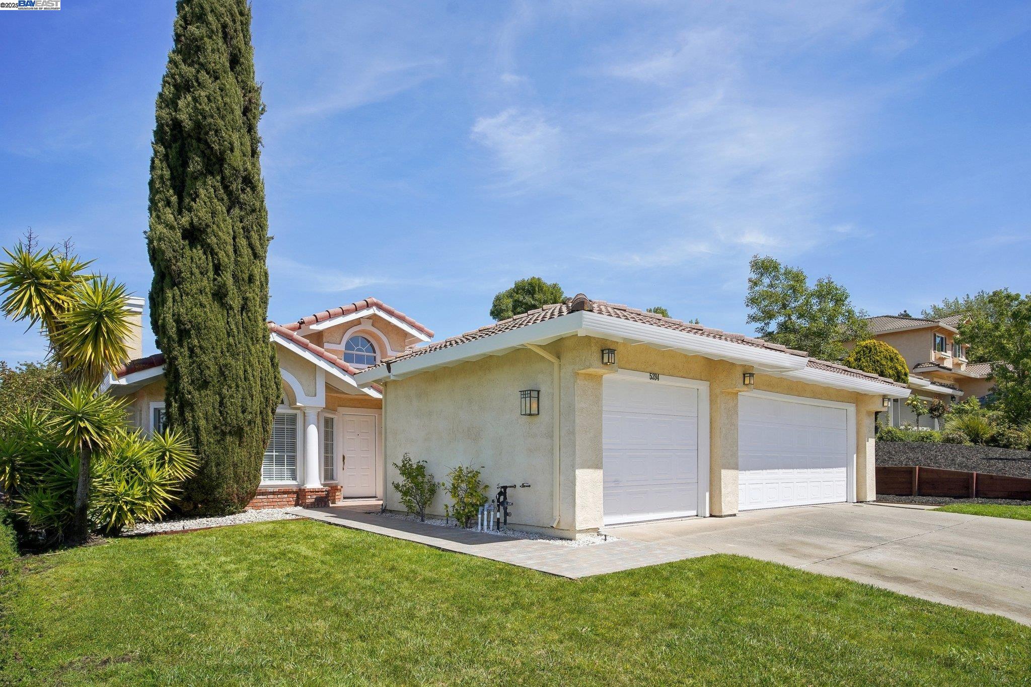 Detail Gallery Image 2 of 57 For 5394 Saddleback Ct, Richmond,  CA 94803 - 4 Beds | 2 Baths