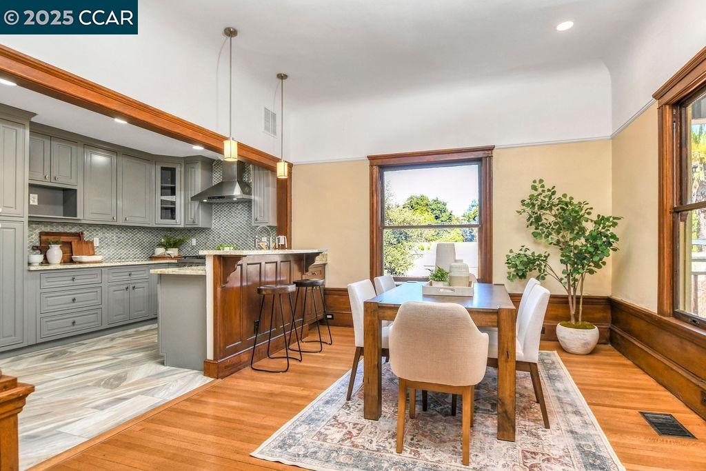 Detail Gallery Image 11 of 54 For 4100 Alhambra Way, Martinez,  CA 94553 - 5 Beds | 3/1 Baths