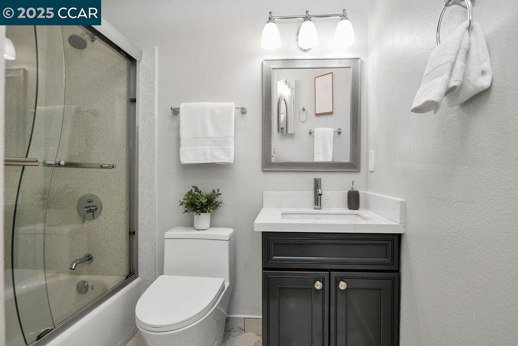 Detail Gallery Image 23 of 54 For 4100 Alhambra Way, Martinez,  CA 94553 - 5 Beds | 3/1 Baths