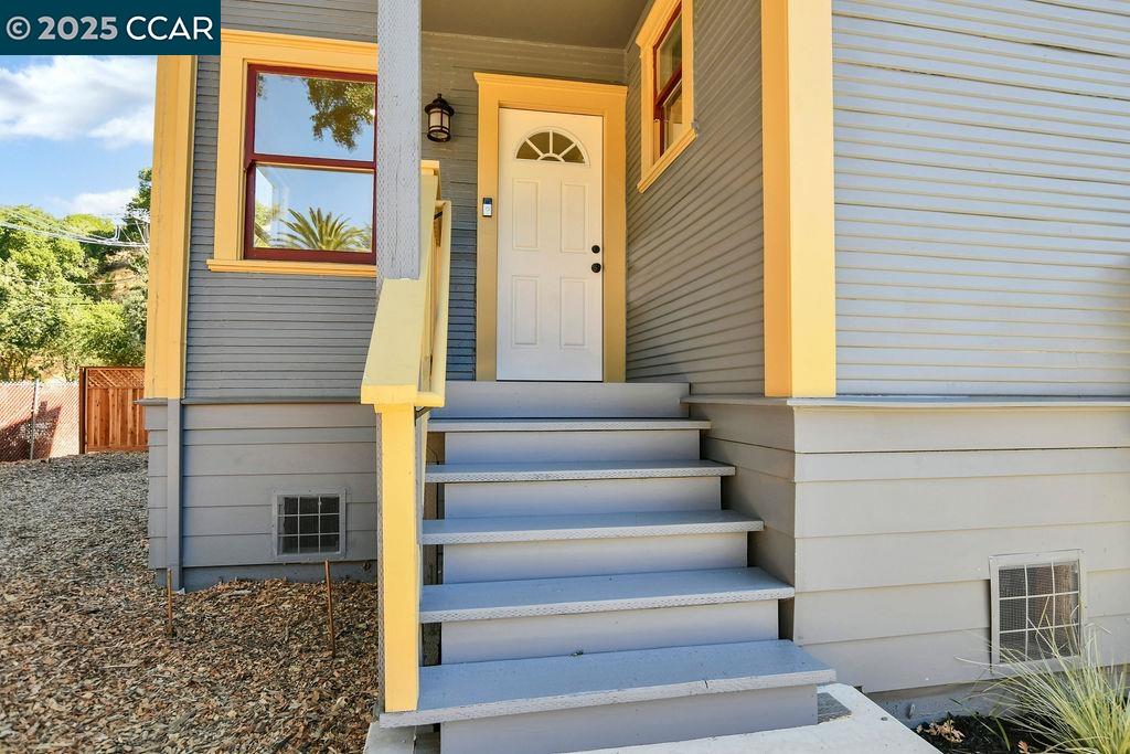 Detail Gallery Image 44 of 54 For 4100 Alhambra Way, Martinez,  CA 94553 - 5 Beds | 3/1 Baths