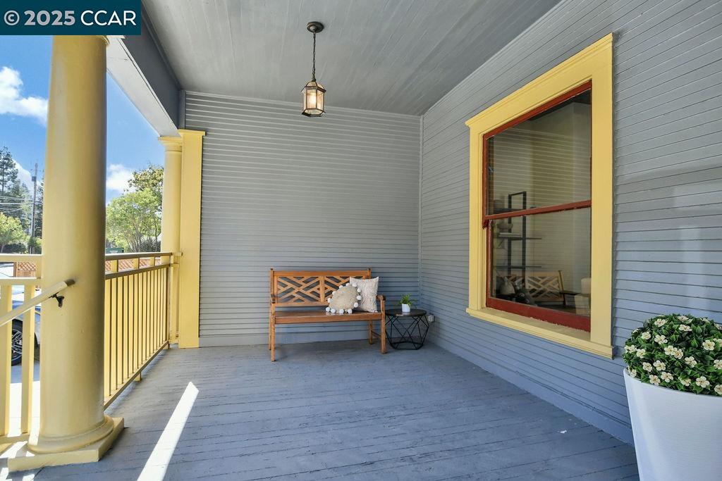 Detail Gallery Image 6 of 54 For 4100 Alhambra Way, Martinez,  CA 94553 - 5 Beds | 3/1 Baths