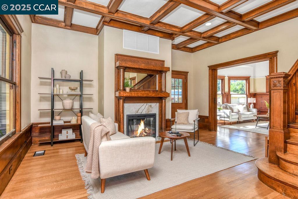 Detail Gallery Image 9 of 54 For 4100 Alhambra Way, Martinez,  CA 94553 - 5 Beds | 3/1 Baths