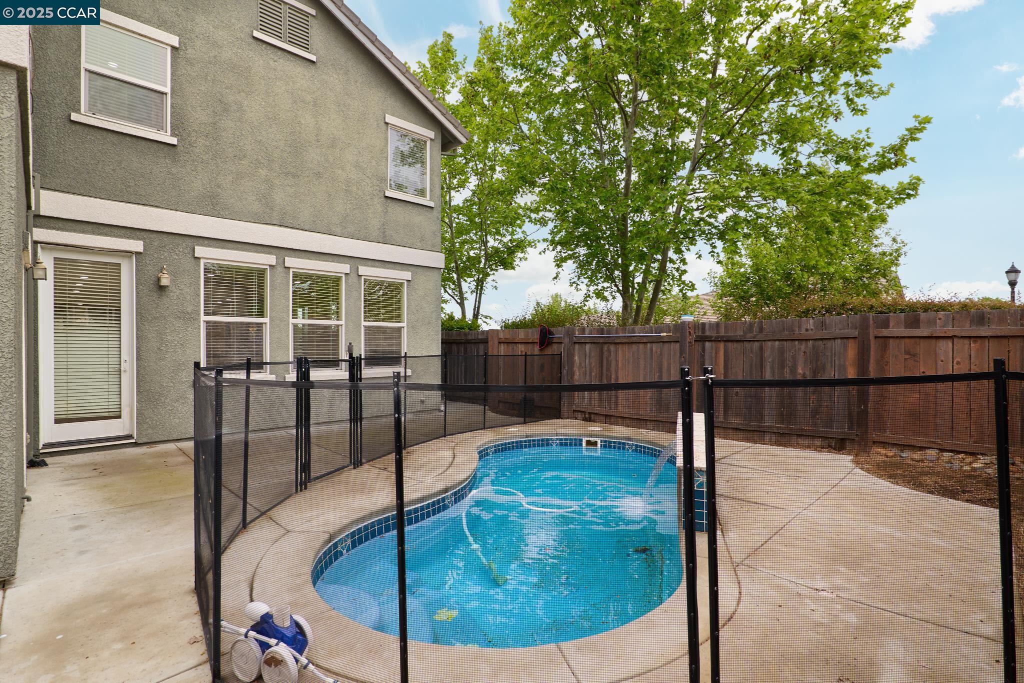 Detail Gallery Image 4 of 38 For 4874 Snowy Egret Way, Oakley,  CA 94561 - 4 Beds | 2/1 Baths