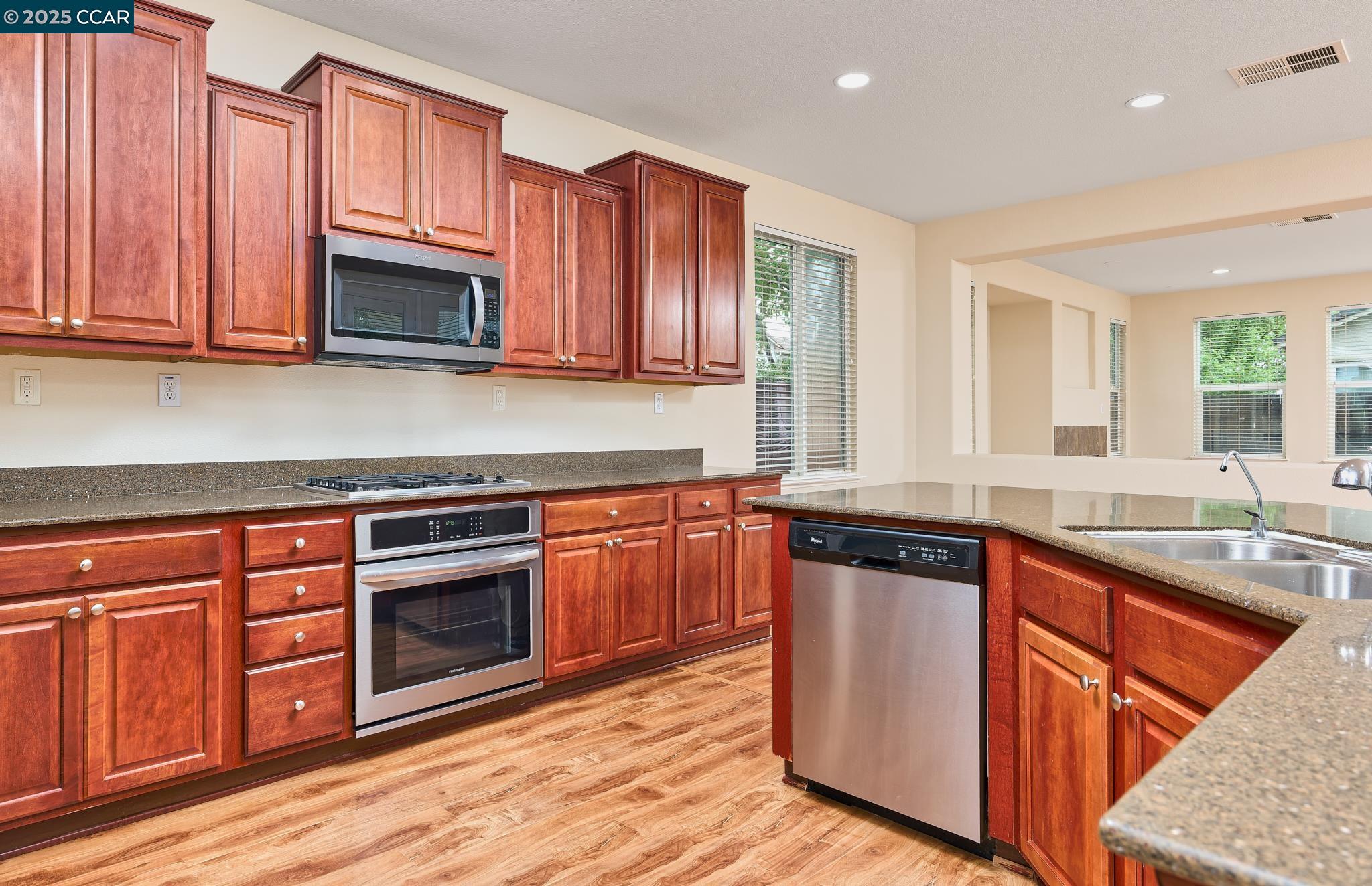Detail Gallery Image 9 of 38 For 4874 Snowy Egret Way, Oakley,  CA 94561 - 4 Beds | 2/1 Baths