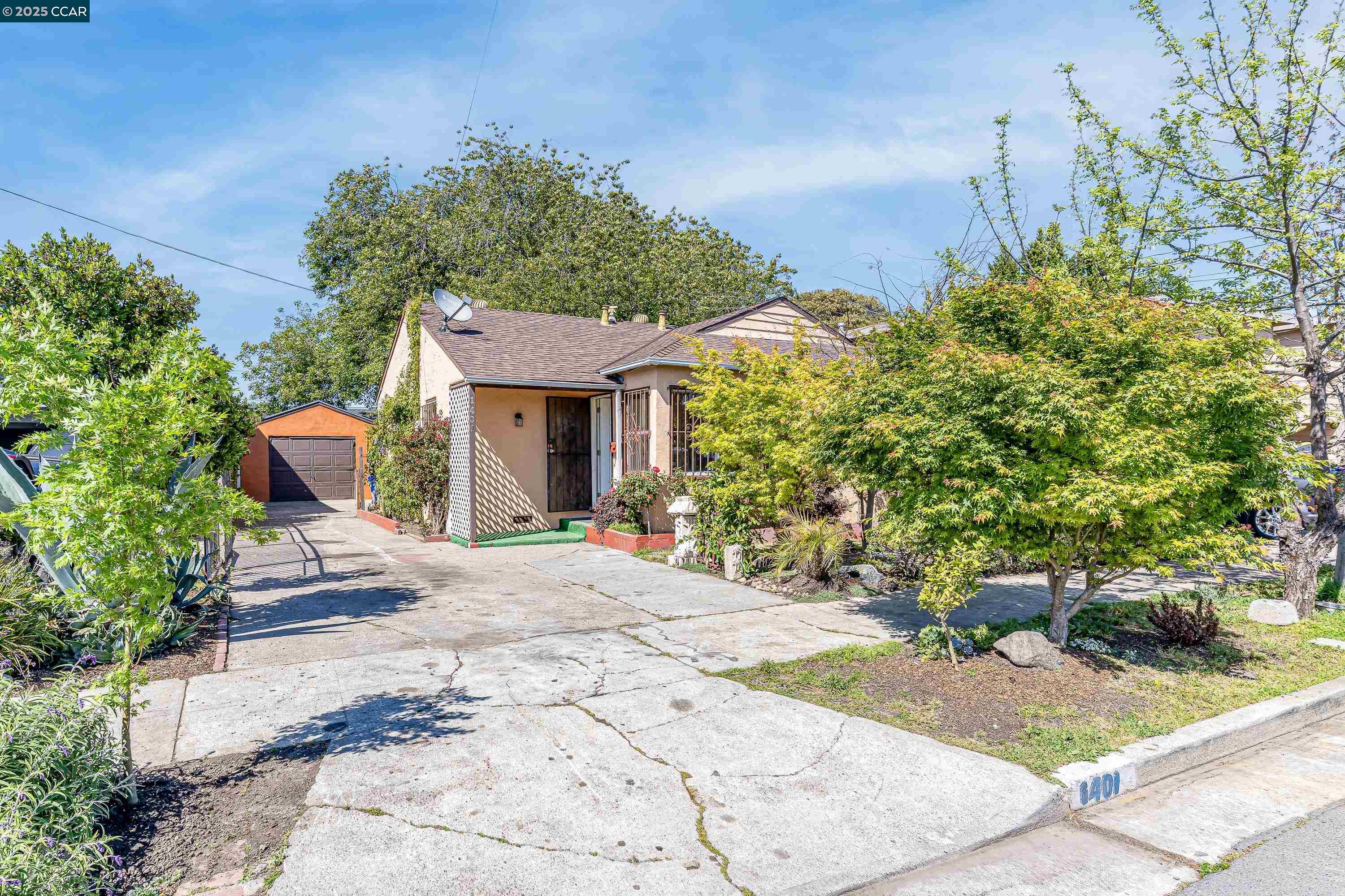 Detail Gallery Image 1 of 1 For 1401 Coalinga Ave, Richmond,  CA 94801 - 3 Beds | 1 Baths