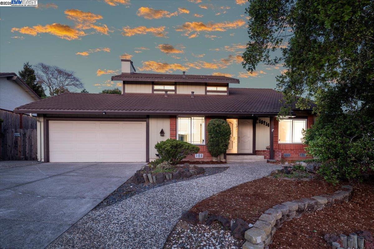 Detail Gallery Image 1 of 1 For 18714 E Cavendish Dr, Castro Valley,  CA 94552 - 4 Beds | 3 Baths