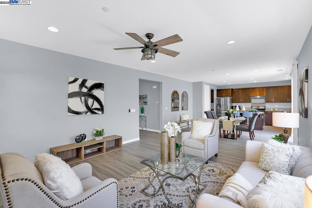 Detail Gallery Image 17 of 56 For 18 Prescott Cir, Oakley,  CA 94561 - 4 Beds | 3 Baths
