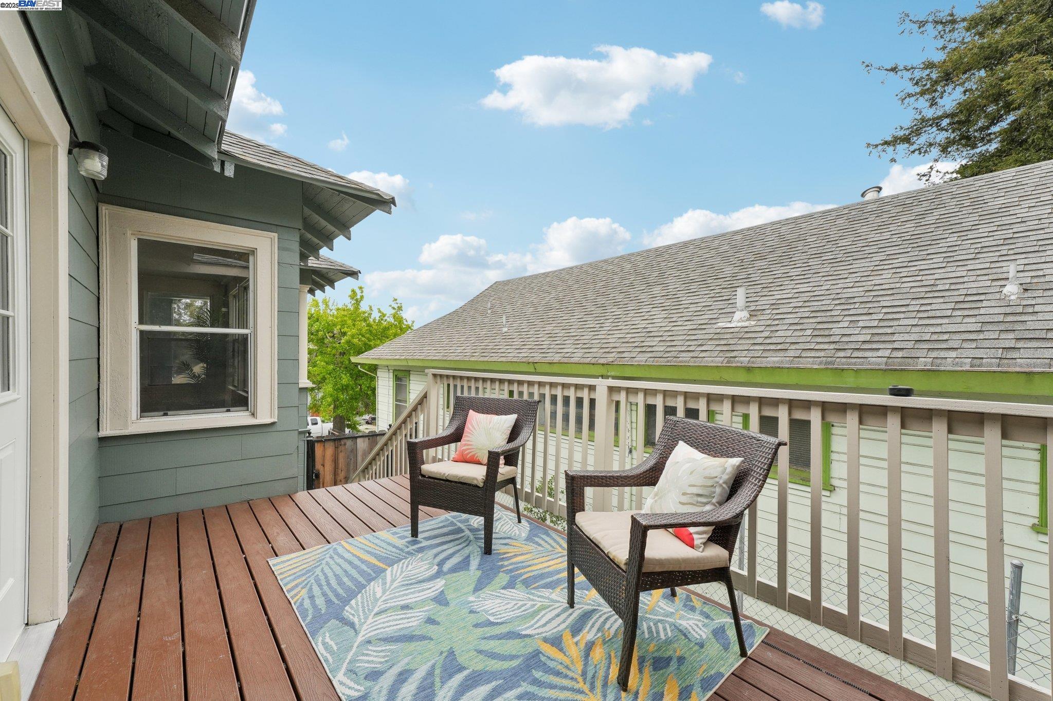 Detail Gallery Image 2 of 54 For 2155 42nd Ave, Oakland,  CA 94601 - 5 Beds | 3/1 Baths