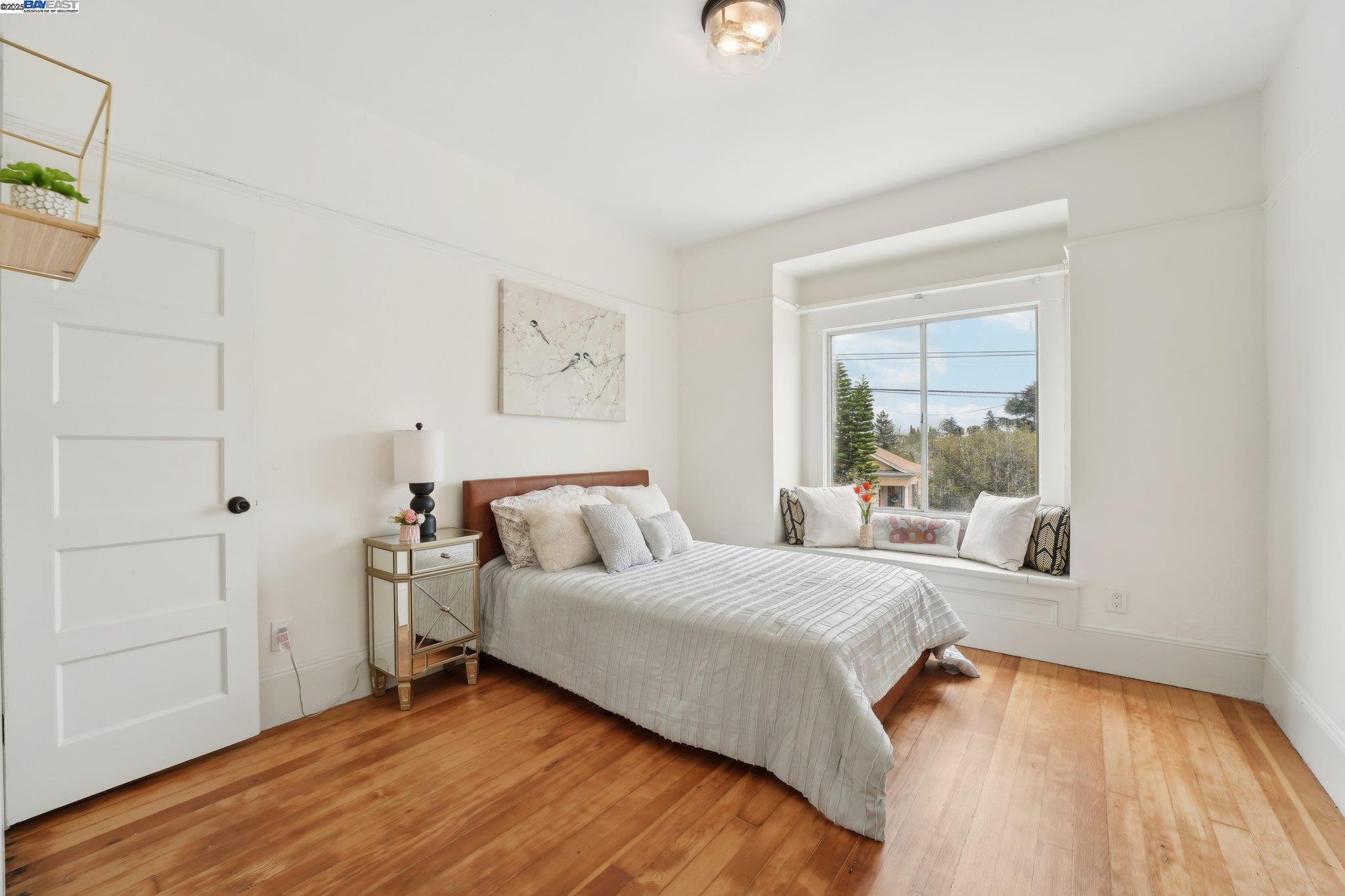 Detail Gallery Image 17 of 54 For 2155 42nd Ave, Oakland,  CA 94601 - 5 Beds | 3/1 Baths