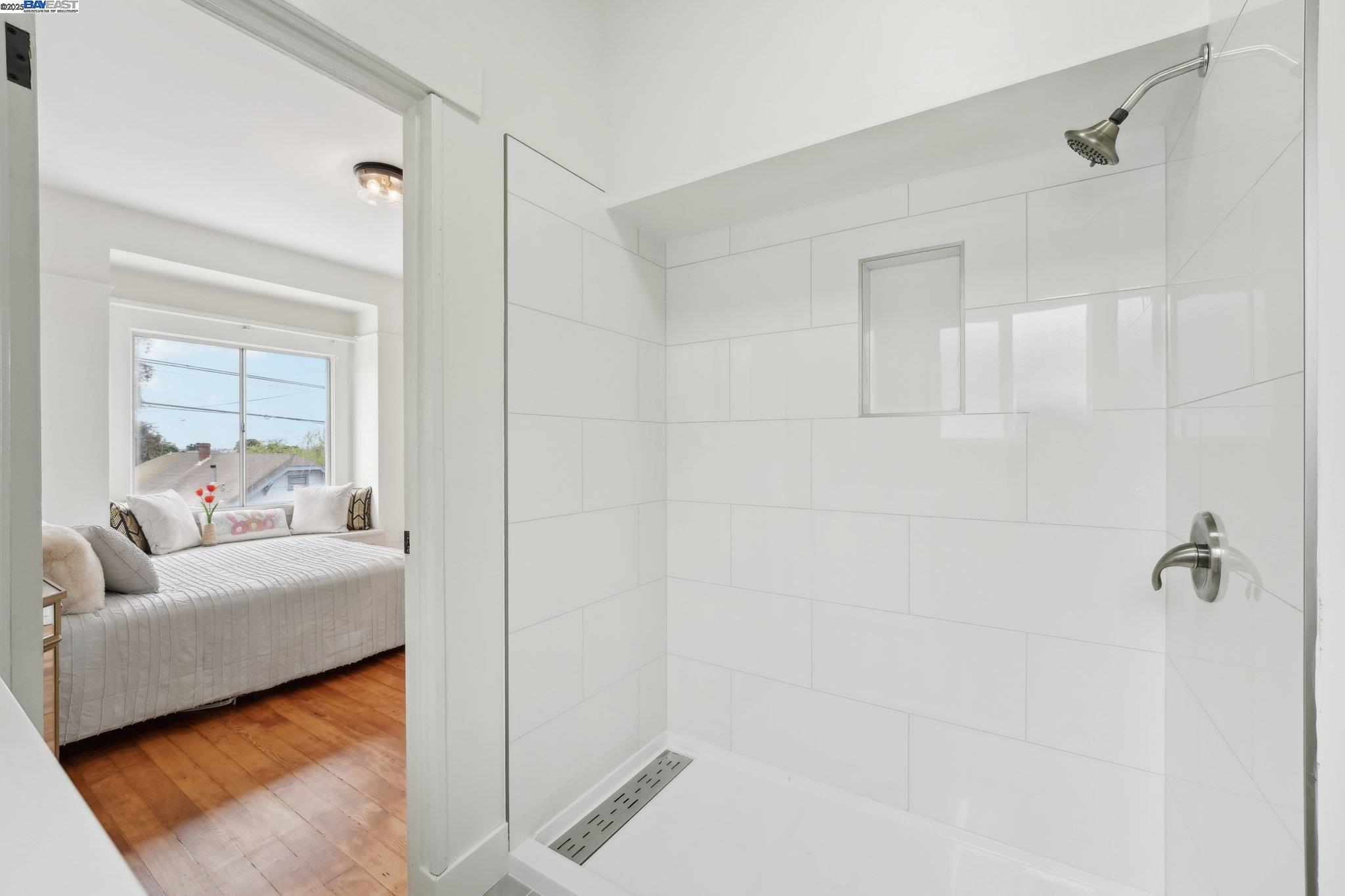 Detail Gallery Image 36 of 54 For 2155 42nd Ave, Oakland,  CA 94601 - 5 Beds | 3/1 Baths