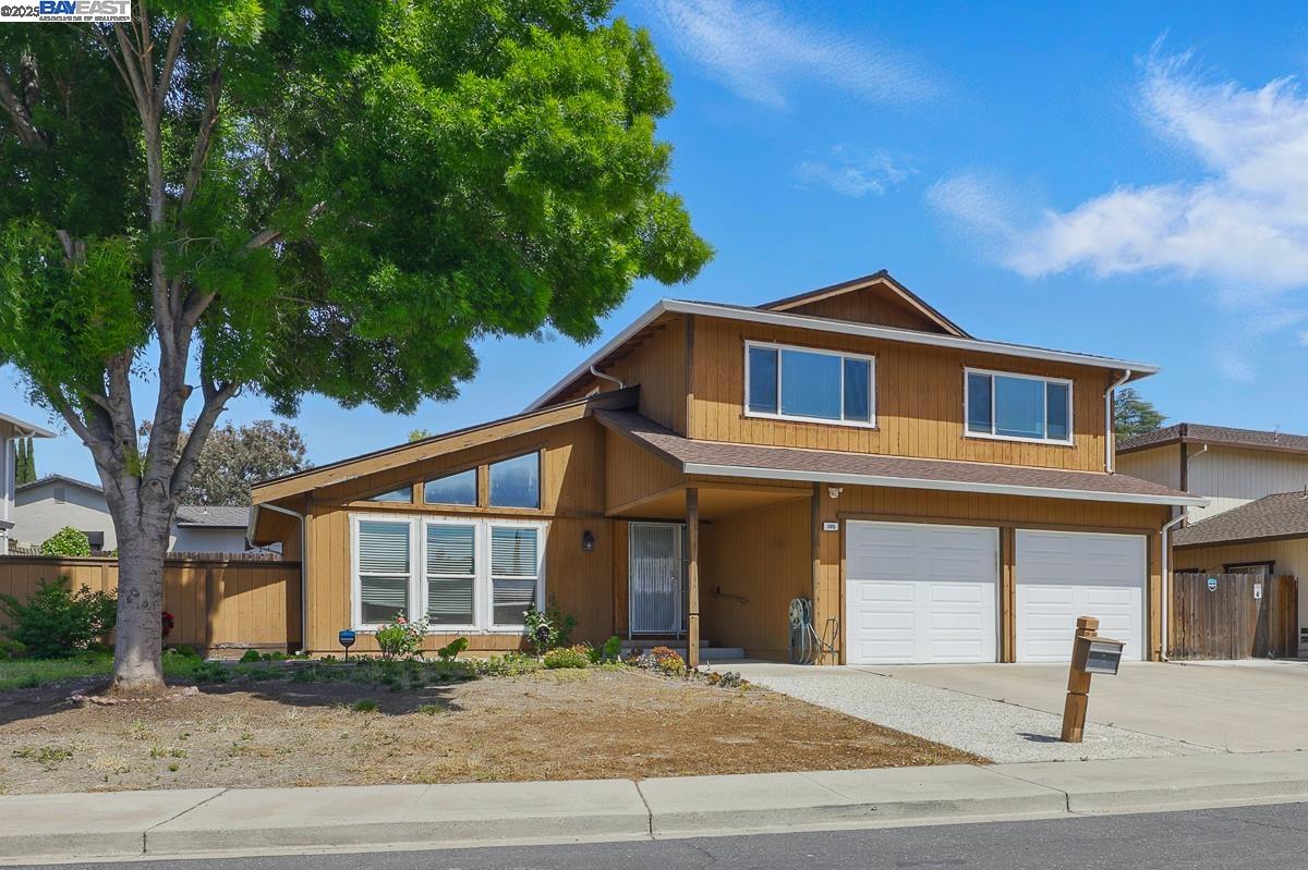 Detail Gallery Image 2 of 60 For 305 Granite Cir, Antioch,  CA 94509 - 4 Beds | 2/1 Baths