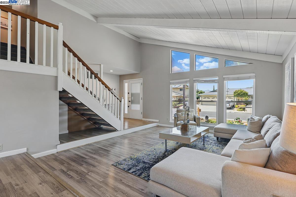Detail Gallery Image 11 of 60 For 305 Granite Cir, Antioch,  CA 94509 - 4 Beds | 2/1 Baths