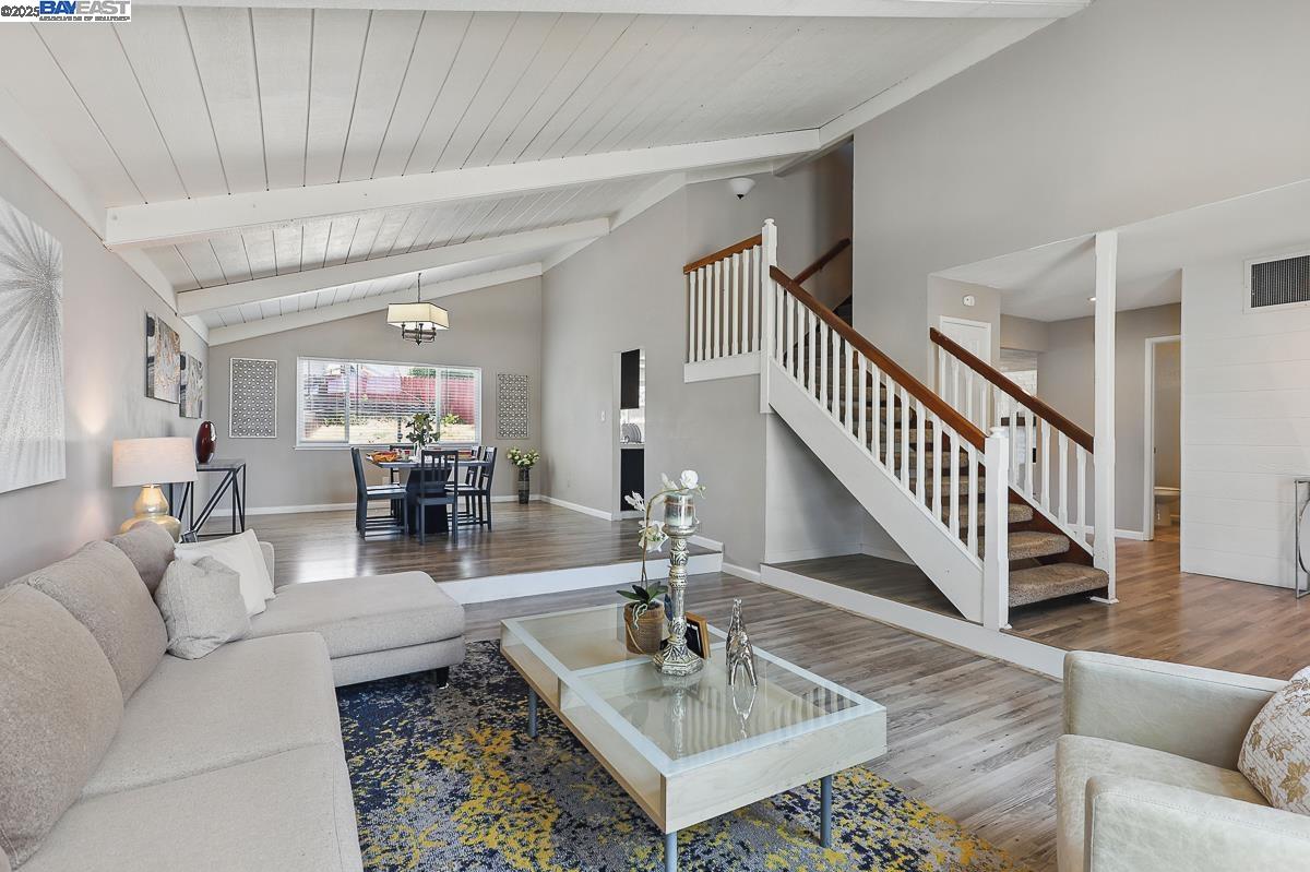 Detail Gallery Image 13 of 60 For 305 Granite Cir, Antioch,  CA 94509 - 4 Beds | 2/1 Baths
