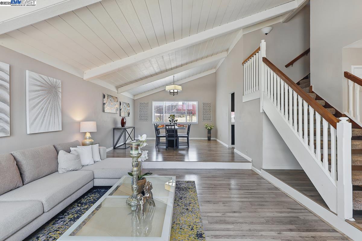 Detail Gallery Image 14 of 60 For 305 Granite Cir, Antioch,  CA 94509 - 4 Beds | 2/1 Baths