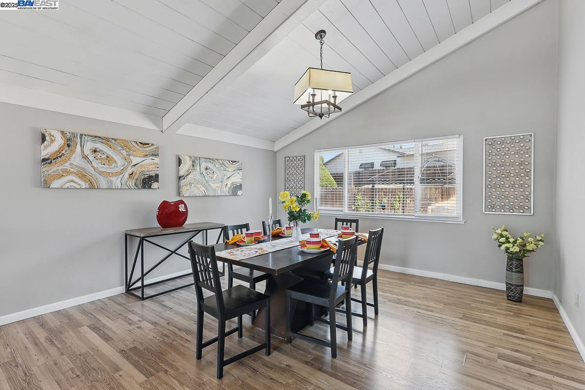 Detail Gallery Image 15 of 60 For 305 Granite Cir, Antioch,  CA 94509 - 4 Beds | 2/1 Baths
