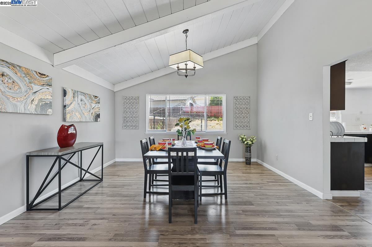 Detail Gallery Image 16 of 60 For 305 Granite Cir, Antioch,  CA 94509 - 4 Beds | 2/1 Baths