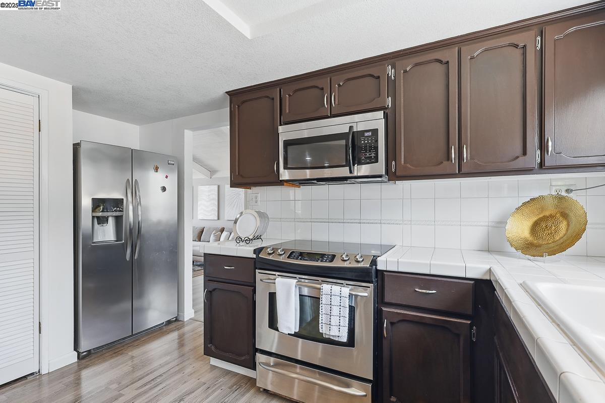 Detail Gallery Image 22 of 60 For 305 Granite Cir, Antioch,  CA 94509 - 4 Beds | 2/1 Baths