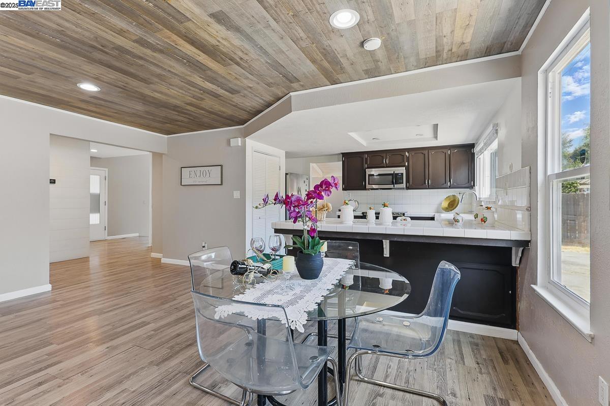 Detail Gallery Image 24 of 60 For 305 Granite Cir, Antioch,  CA 94509 - 4 Beds | 2/1 Baths