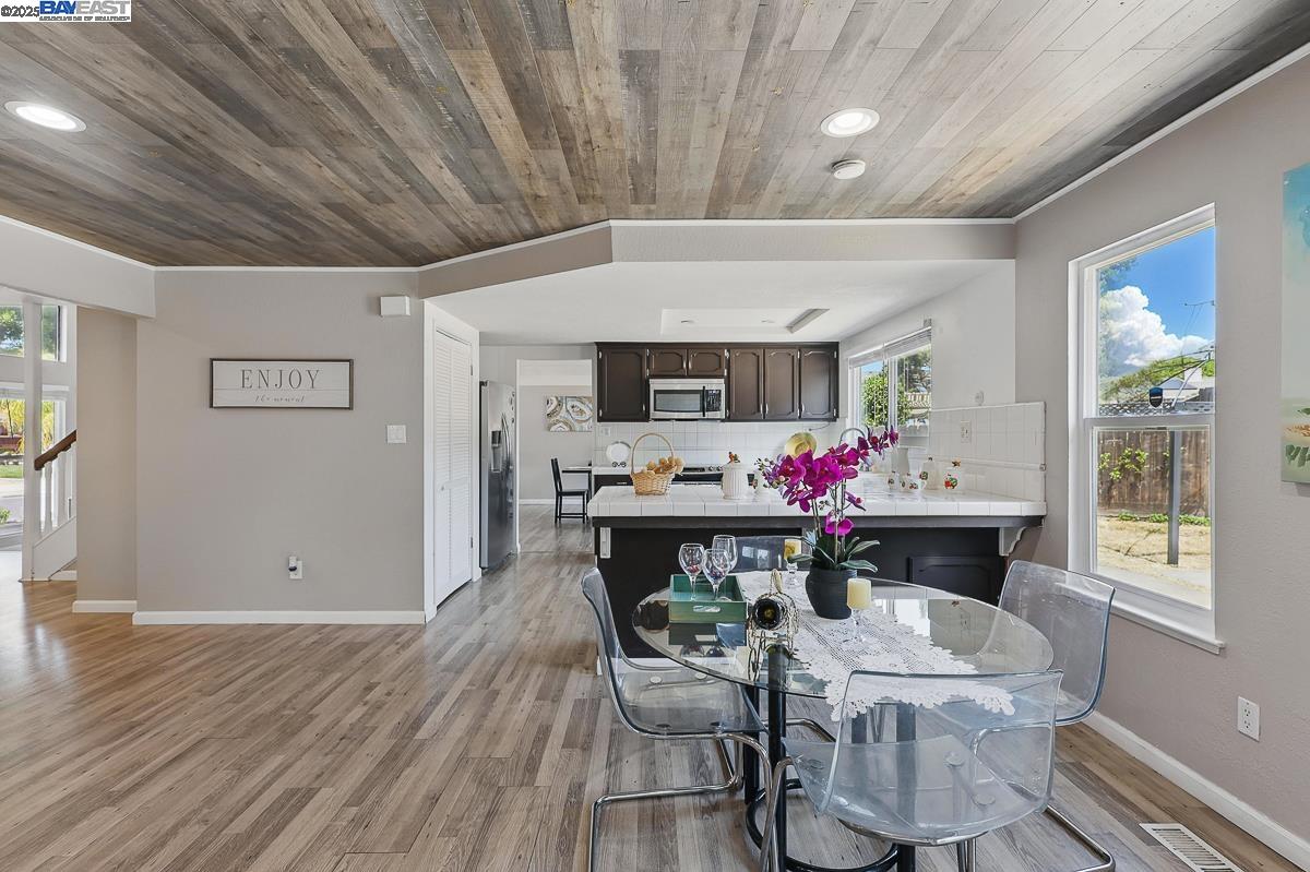 Detail Gallery Image 25 of 60 For 305 Granite Cir, Antioch,  CA 94509 - 4 Beds | 2/1 Baths