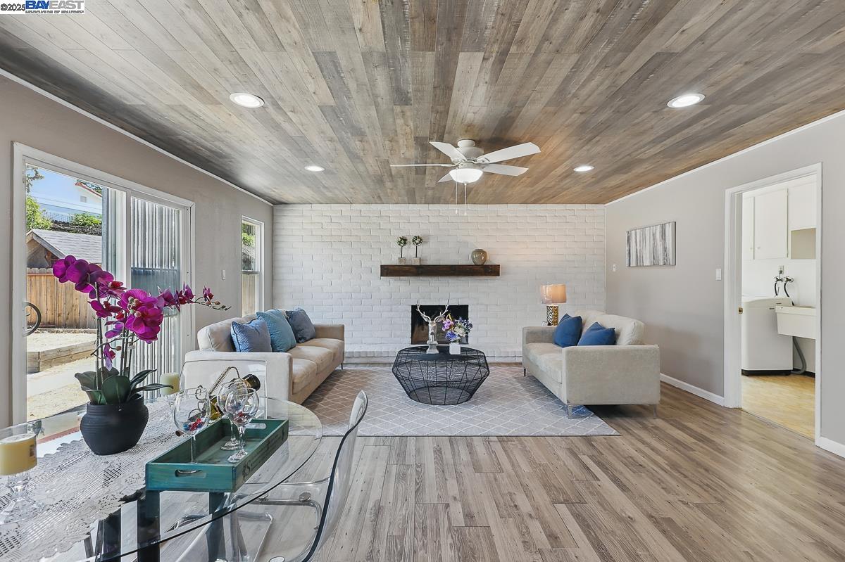 Detail Gallery Image 28 of 60 For 305 Granite Cir, Antioch,  CA 94509 - 4 Beds | 2/1 Baths
