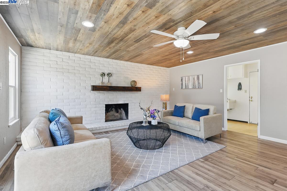 Detail Gallery Image 29 of 60 For 305 Granite Cir, Antioch,  CA 94509 - 4 Beds | 2/1 Baths