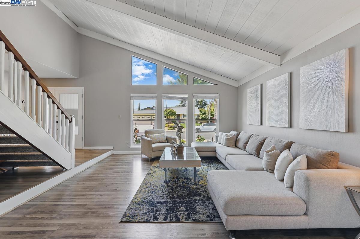 Detail Gallery Image 10 of 60 For 305 Granite Cir, Antioch,  CA 94509 - 4 Beds | 2/1 Baths