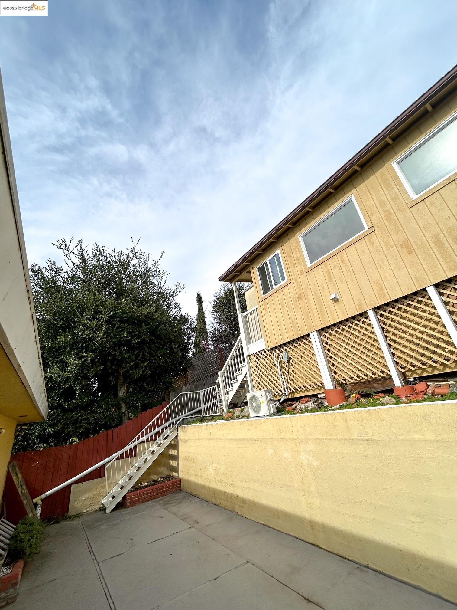 7442 B Hillmont Dr, Oakland, California 94605, 1 Bedroom Bedrooms, 3 Rooms Rooms,15 BathroomsBathrooms,Residential Lease,For Rent,7442 B Hillmont Dr,41095207