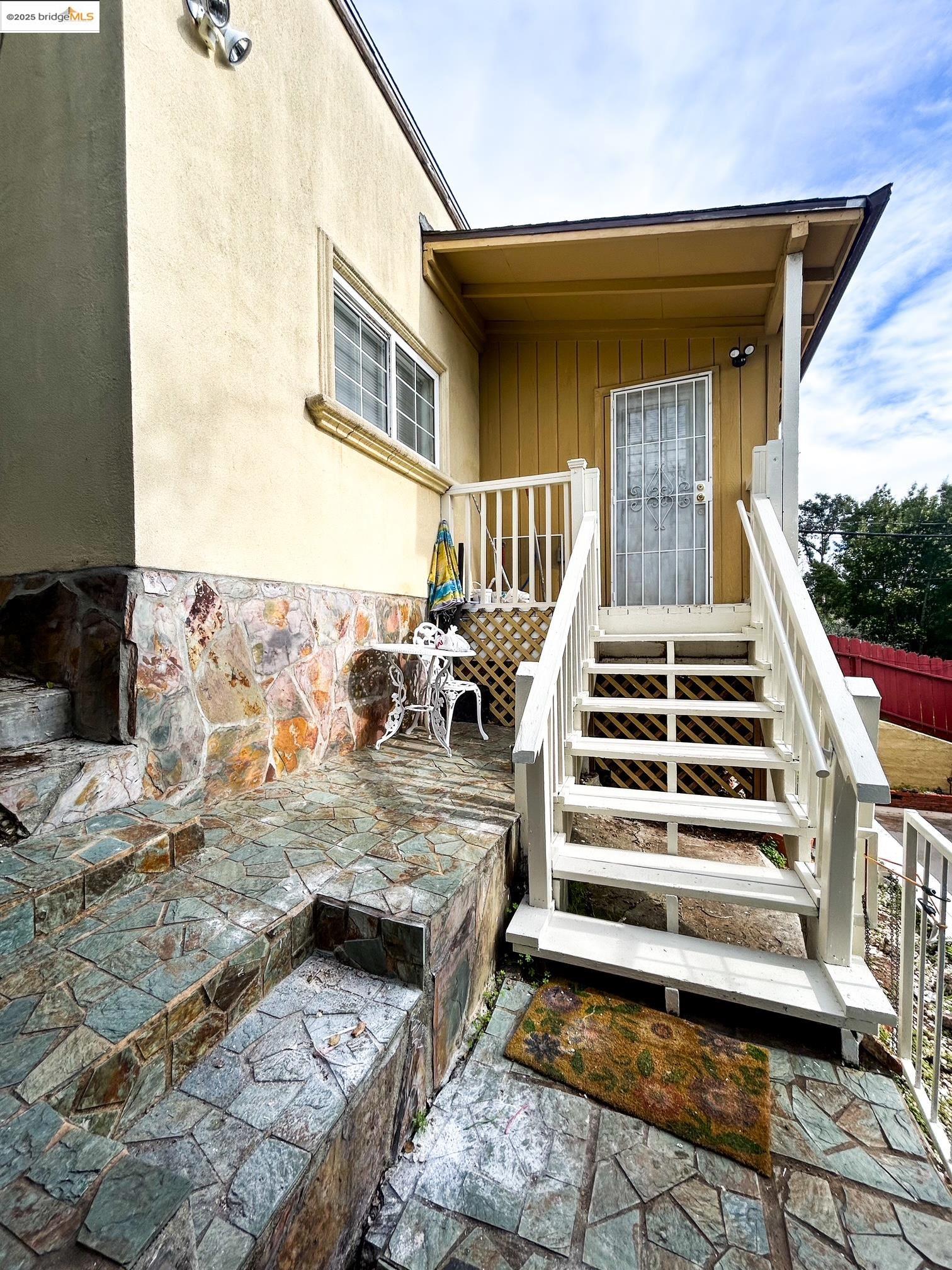 7442 B Hillmont Dr, Oakland, California 94605, 1 Bedroom Bedrooms, 3 Rooms Rooms,15 BathroomsBathrooms,Residential Lease,For Rent,7442 B Hillmont Dr,41095207