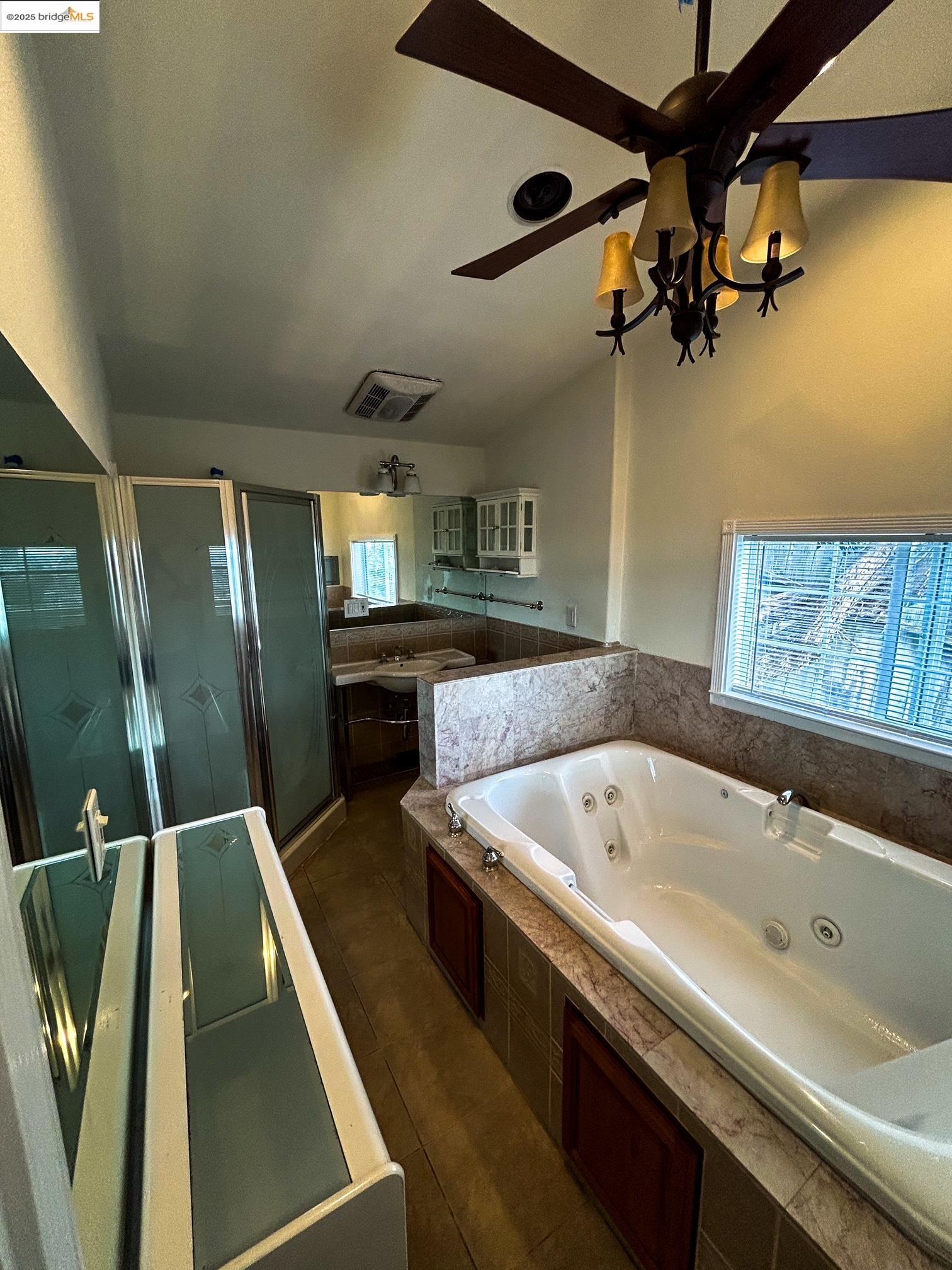 7442 B Hillmont Dr, Oakland, California 94605, 1 Bedroom Bedrooms, 3 Rooms Rooms,15 BathroomsBathrooms,Residential Lease,For Rent,7442 B Hillmont Dr,41095207